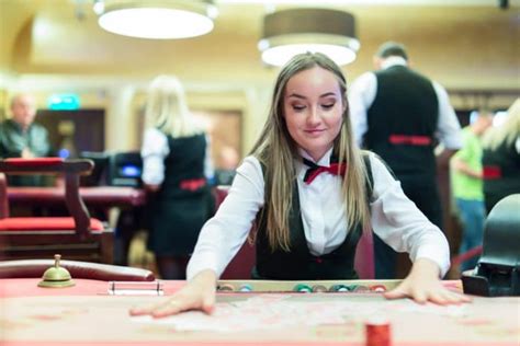 Duties & Responsibilities of a Casino De.